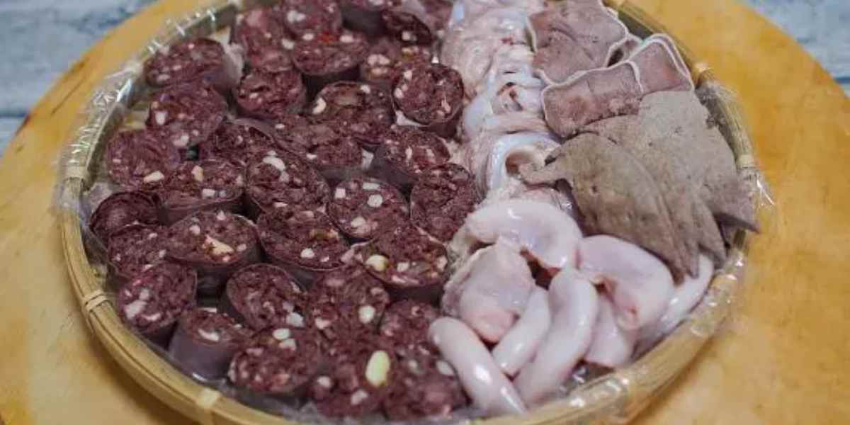 Sơ chế nguyên liệu làm bún đậu mắm tôm