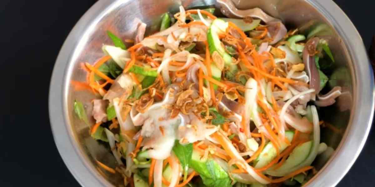 Cách làm nộm tai heo dua chuật