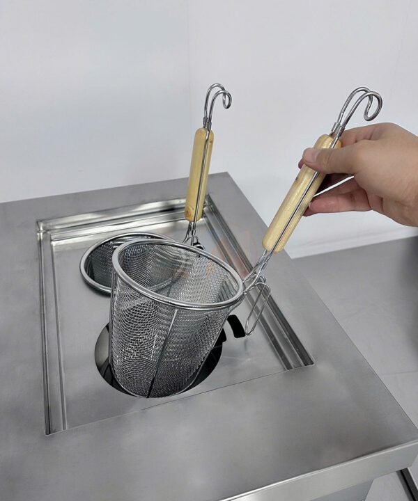 Bếp trụng bún phở